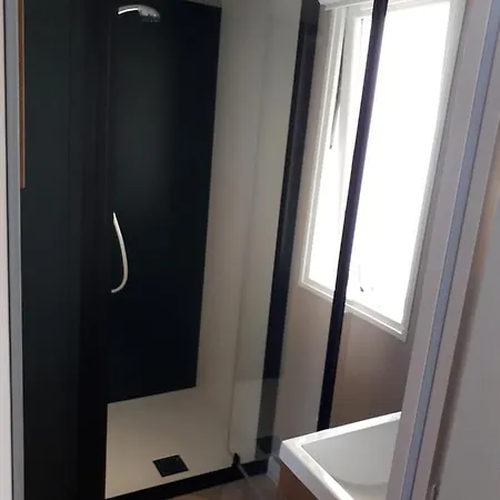 Mobil-home Climatisé Dans 4* *